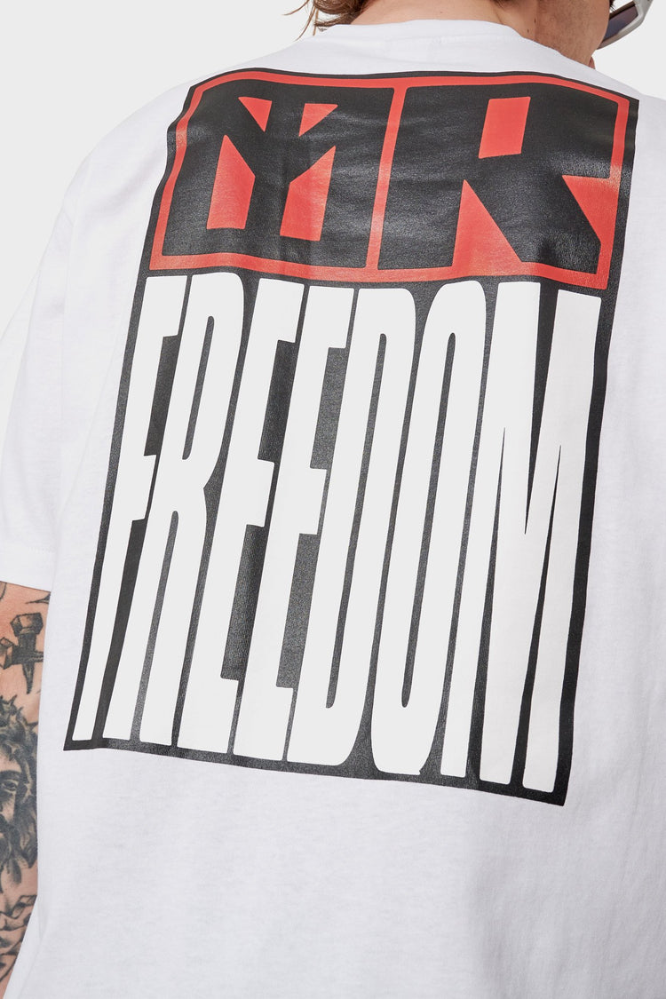 Футболка NO PEACE OR FREEDOM біла від BABYLON купити онлайн у магазині NEWBORN K