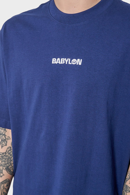 Футболка WHITE LOGO темно-синя від BABYLON купити онлайн у магазині NEWBORN K