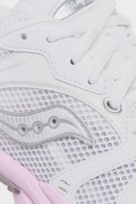 Кросівки PROGRID TRIUMPH 4 біло-рожеві від SAUCONY купити онлайн у магазині NEWBORN K