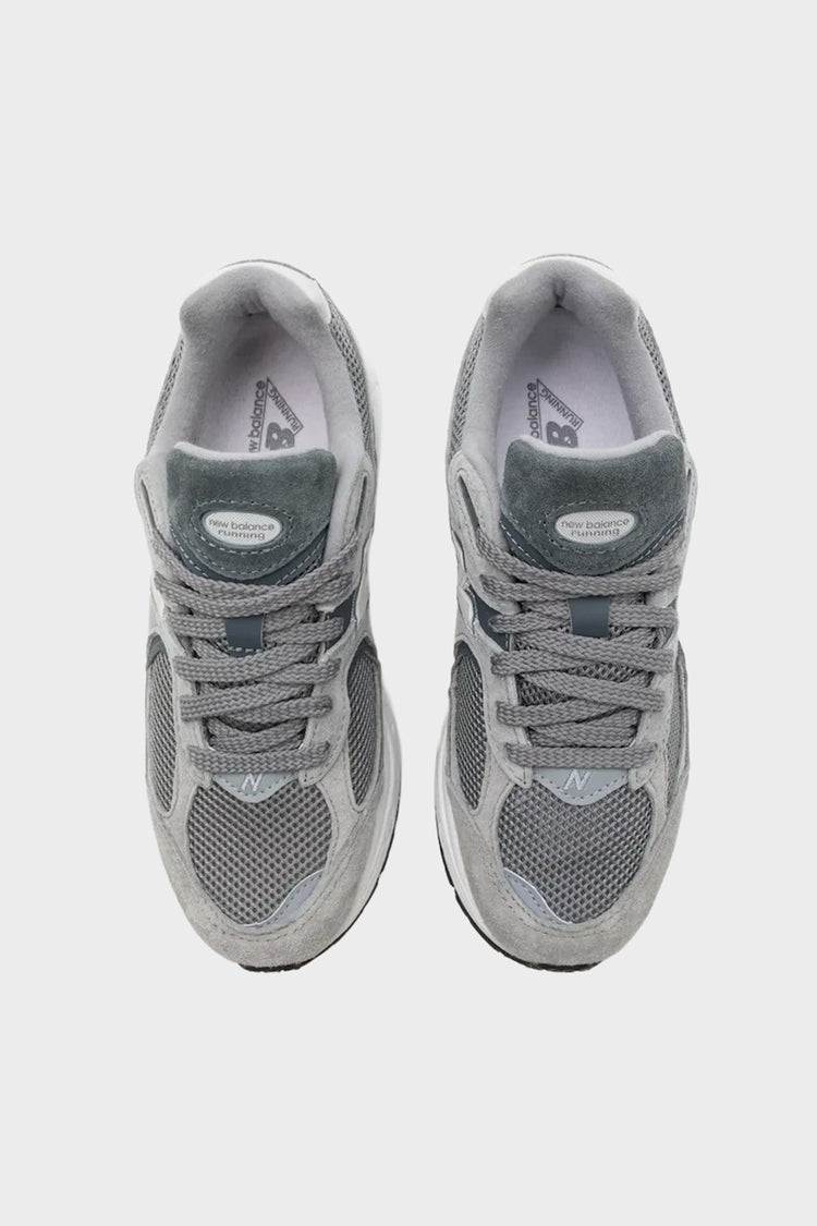 Кросівки 2002R сірі