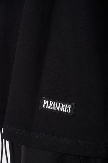 Футболка MONUMENTS чорна, купити онлайн в магазині.