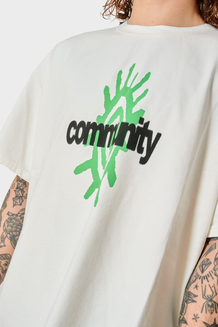 Футболка M0D44 x CHUMAKY COMMUNITY біла, купити онлайн в магазині.