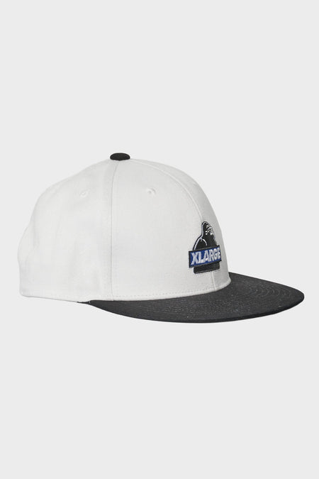 Кепка SLANTED SNAPBACK біла