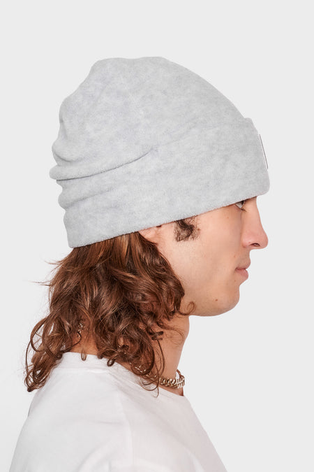 Шапка FLEECE BEANIE сіра, купити онлайн в магазині.