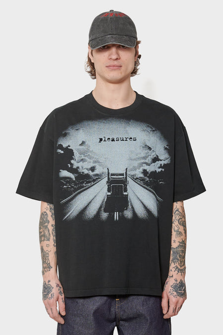 men#@Футболка TRUCK чорна