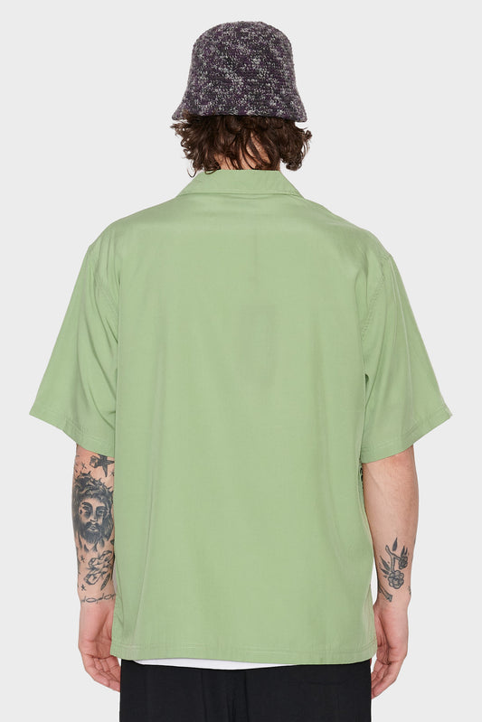 men#@Сорочка CAMP зелена