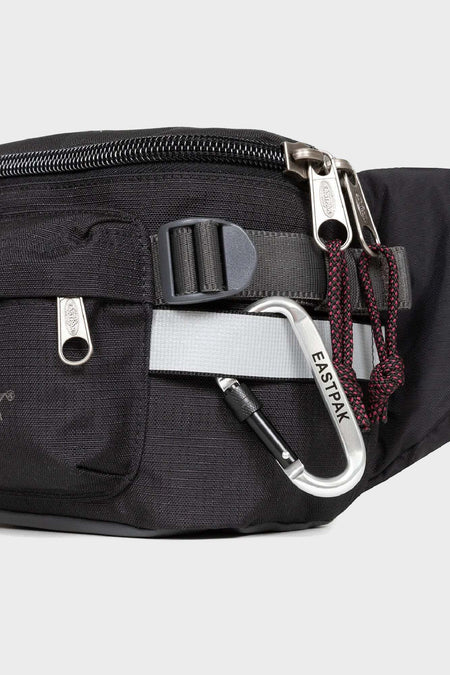 Сумка OUT BUMBAG чорна, купити онлайн в магазині.