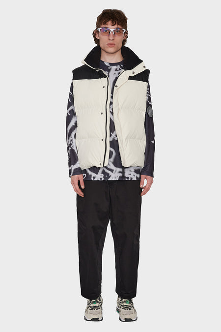 Жилет BOXY PUFFER білий/чорний, купити онлайн в магазині.